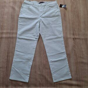 Gloria Vanderbilt HighRise White Jeans Sz 14P Tapered Leg Comfy Cotton NewWTags